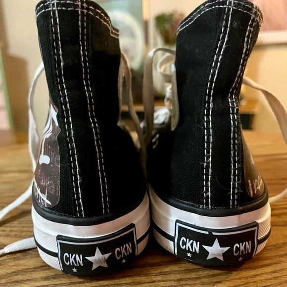 Urban Graffiti Black High Top Sneakers Size 8.5 Women & Size 7 Mens - Picture 4 of 7